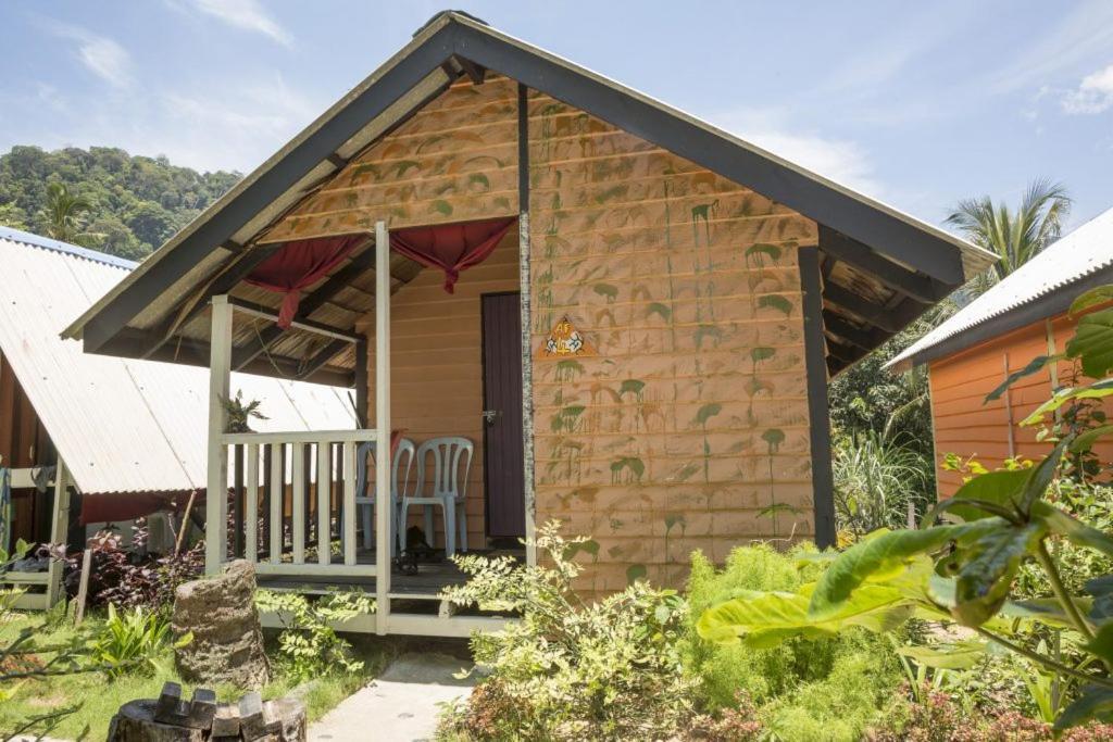 Beach Shack Chalet - Garden View Aframe Big Unit Kampong Juara Luaran gambar